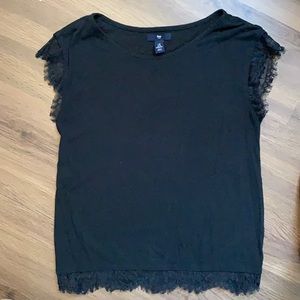 Gap Black Capped Sleeve w/Lace Edge Top